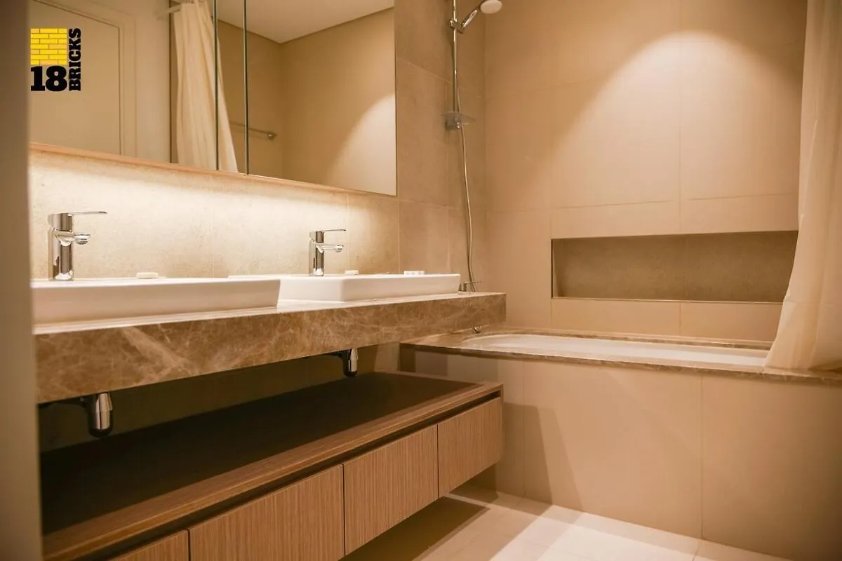 Stylish 2Br With Panoramic Creekside Views Apartment Dubai